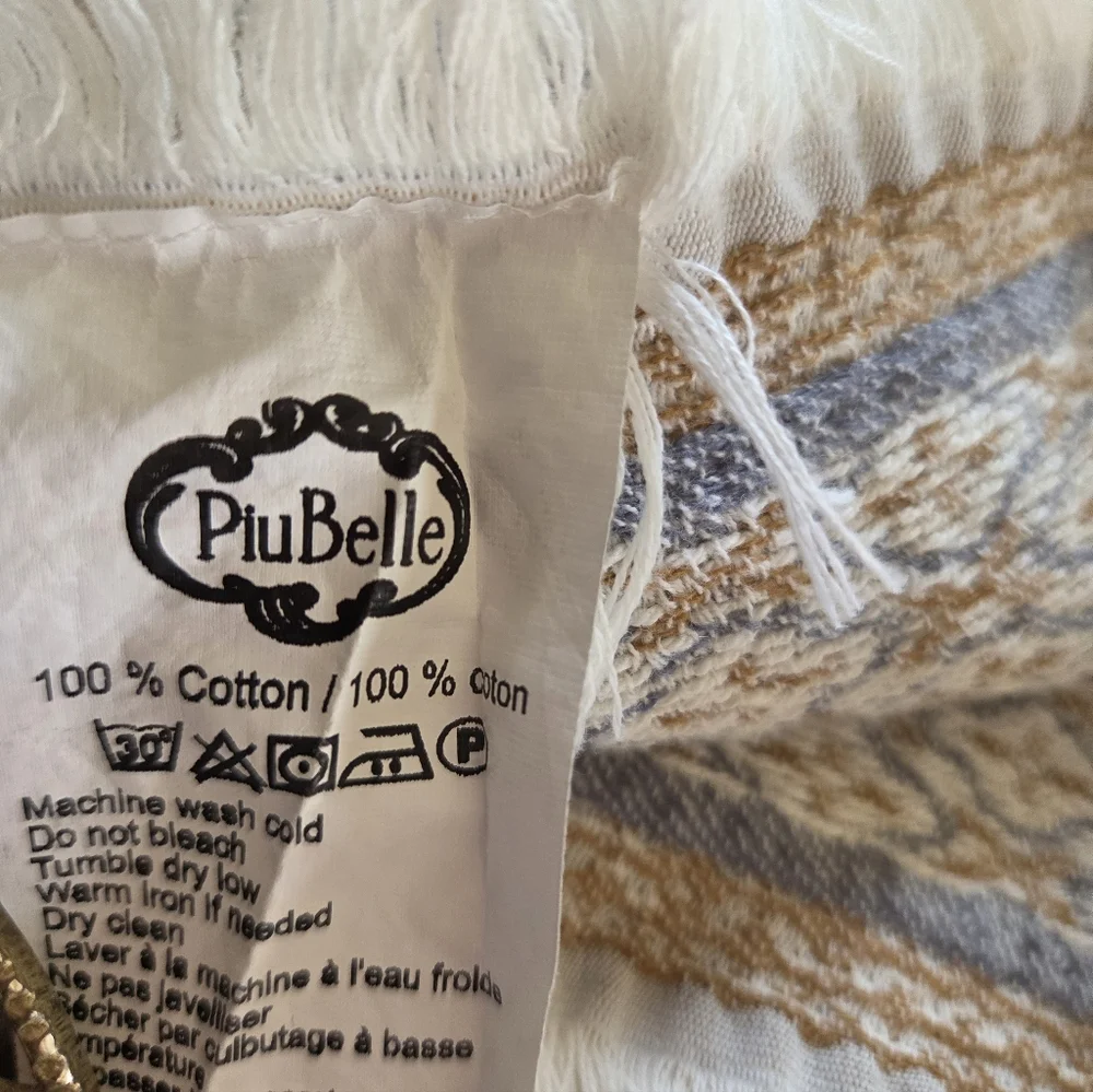 PiuBelle Blanket/ Throw